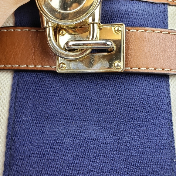 Michael Kors Hamilton Tote - Picture 3 of 15